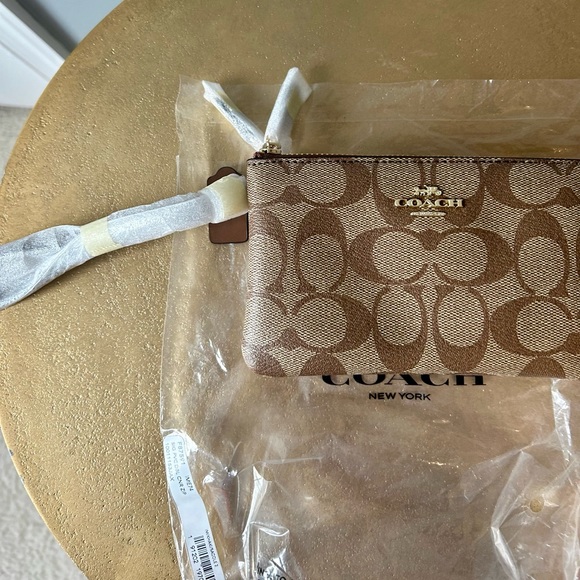 Coach Wallet - Picture 5 of 5